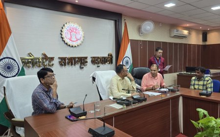 बड़वानी जनसुनवाई में आये  51 आवेदन किसी ने राशन दुकान की करी शिकायत तो किसी ने कुए के भुगतान के करी मांग