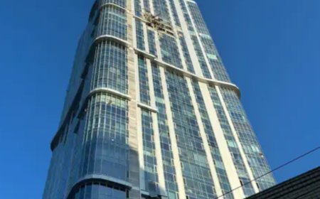 रूस की 38 मंजिला इमारत पर अमेरिका के वर्ल्ड ट्रेड सेंटर जैसा हमला यूक्रेन पर लगाया हमले का आरोप