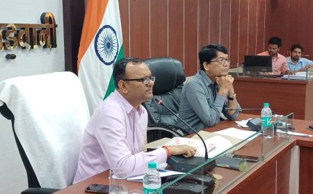 बड़वानी समय सीमा और सीएम हेल्पलाइन शिकायत का निराकरण  नहीं करने पर अधिकारियों पर जुर्माना