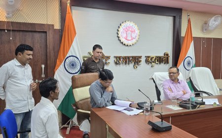 बड़वानी जनसुनवाई में कलेक्टर ने सुनी समस्याएं अधिकारी को दिए निर्देश