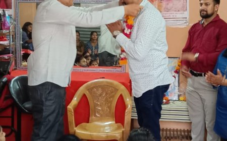 Sendhwa: निःशुल्क ब्यूटी पार्लर प्रशिक्षण का शुभारंभ