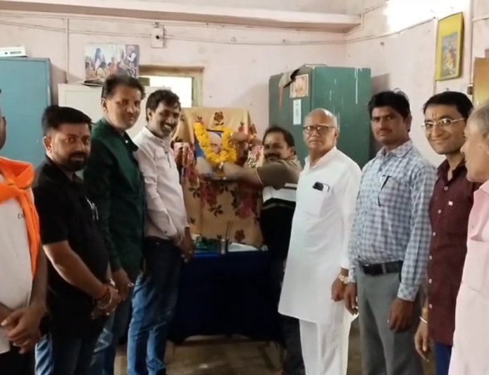 सेगांव: डॉ. श्यामा प्रसाद मुखर्जी की जयंती मनाई, भाजपा कार्यकर्ताओं ने किया नमन