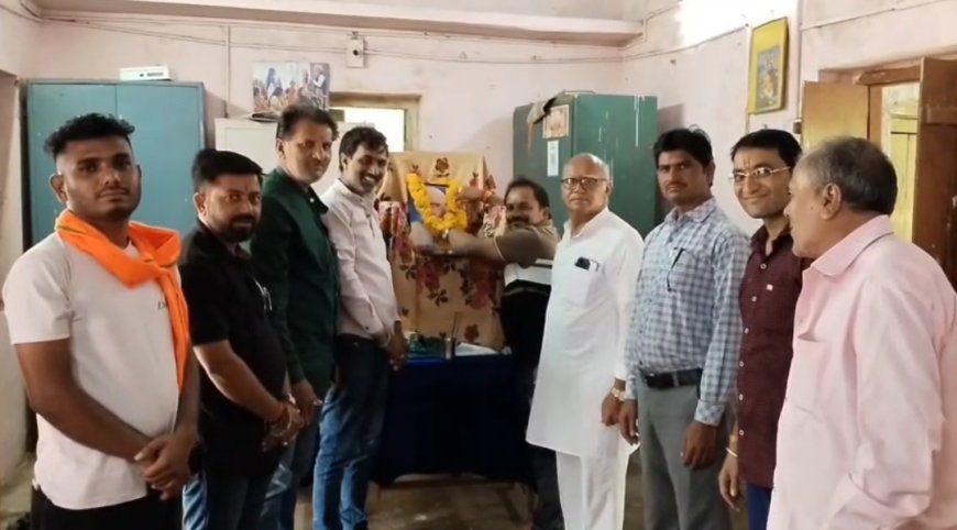 सेगांव: डॉ. श्यामा प्रसाद मुखर्जी की जयंती मनाई, भाजपा कार्यकर्ताओं ने किया नमन