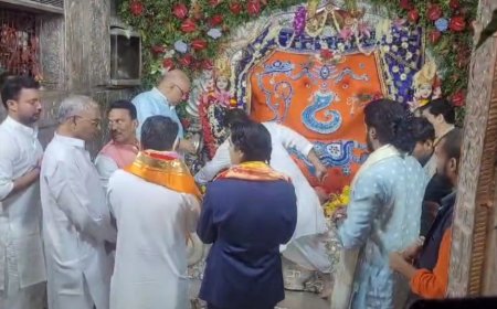 खजराना गणेश मंदिर पहुंचे केंद्रीय मंत्री ज्योतिरादित्य सिंधिया, बेटे महाआर्यमन का एमपीसीए अध्यक्ष बनना तय