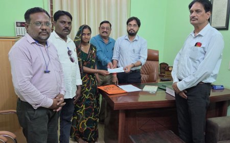 सेंधवा: मुख्यमंत्री कृषक कल्याण योजना के तहत हितग्राहियों को चेक वितरित