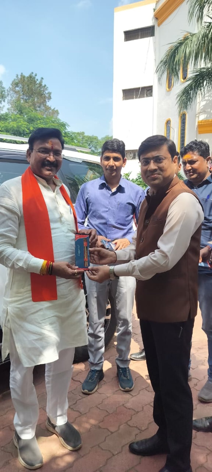 बड़वानी: सांसद गजेंद्र सिंह पटेल ने किया लायंस कान्वेंट स्कूल का निरीक्षण, विद्यार्थियों से की सीधी बातचीत