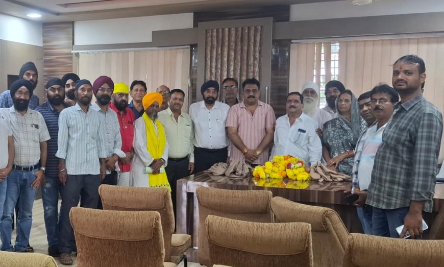 श्री गुरुनानक चौक नामकरण पर सिख समाज ने किया नगर पालिका अध्यक्ष बसंती बाई यादव का सम्मान