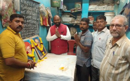 सेंधवा में बहुजन समाजवादी   पार्टी ने मनाया संविधान दिवस  बाबा साहेब अंबेडकर के चित्र पर माल्यार्पण, संविधान की विशेषताओं पर हुई चर्चा