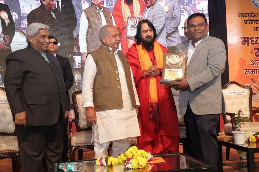 भोपाल में आयुर्वेद चिकित्सक डॉ. शिवदयाल बरड़े सम्मानित, सेंधवा का नाम किया रोशन