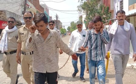 जबलपुर में प्रॉपर्टी डीलर के घर बमबाजी: रंगदारी न देने पर मचाया आतंक, कान पकड़कर पैदल निकले आरोपी