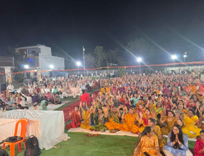 सेंधवा में श्रीमद्भागवत कथा का दूसरा दिन: स्वामी आनंदजीवनदास जी ने बताया भागवत श्रवण का महत्व, शनिवार को मनाया जाएगा कृष्ण जन्मोत्सव