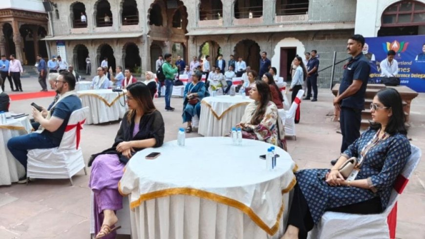 इंदौर में BRICS कृषि सम्मेलन: राजवाड़ा पैलेस में मेहमानों का शाही स्वागत, इंदौरी पोहे-जलेबी का लिया स्वाद