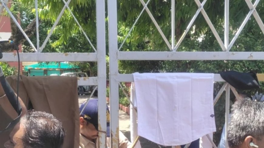 मीनाक्षी नटराजन का नामांकन निरस्त: भोपाल में यूथ कांग्रेस का उग्र प्रदर्शन, निर्वाचन आयोग कार्यालय पर जमकर हंगामा