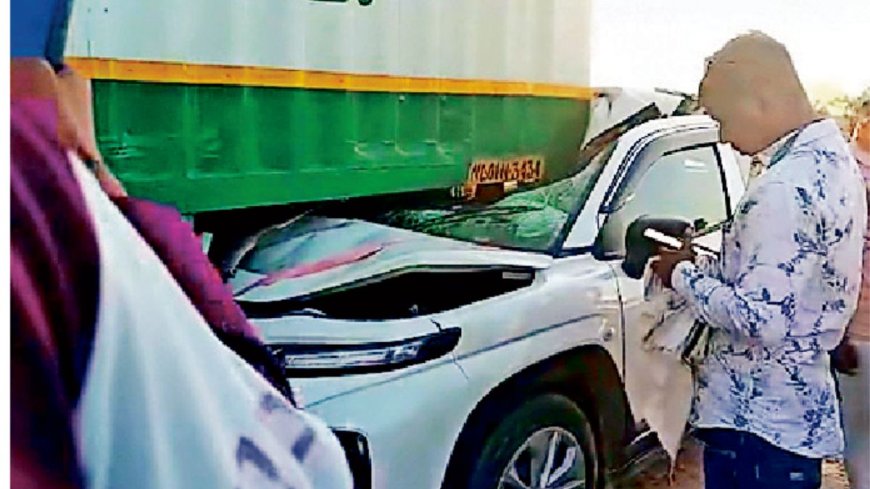 Road Accident: ग्वालियर से नई कार लेकर लौट रहे युवक की सड़क हादसे में हालत नाजुक